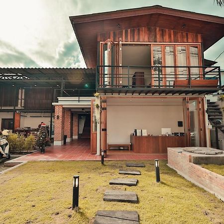 Sylvis Hostel Chiangmai Chiang Mai Bagian luar foto