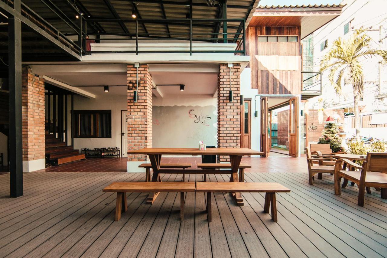 Sylvis Hostel Chiangmai Chiang Mai Bagian luar foto